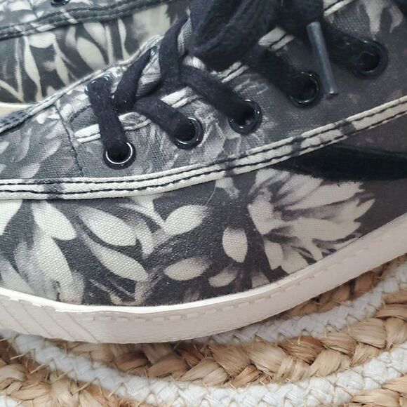 Tretorn Womans Tropical Print Canvas/Leather Sneakers, SIZE 7 - Picture 4 of 10